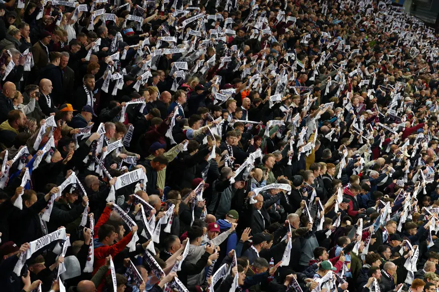 Şampiyonlar Ligi'nde futbolcuları güldüren hata: Seremonide yanlış şarkı çalındı 7 Şampiyonlar Ligi'nde futbolcuları güldüren hata: Seremonide yanlış şarkı çalındı 7