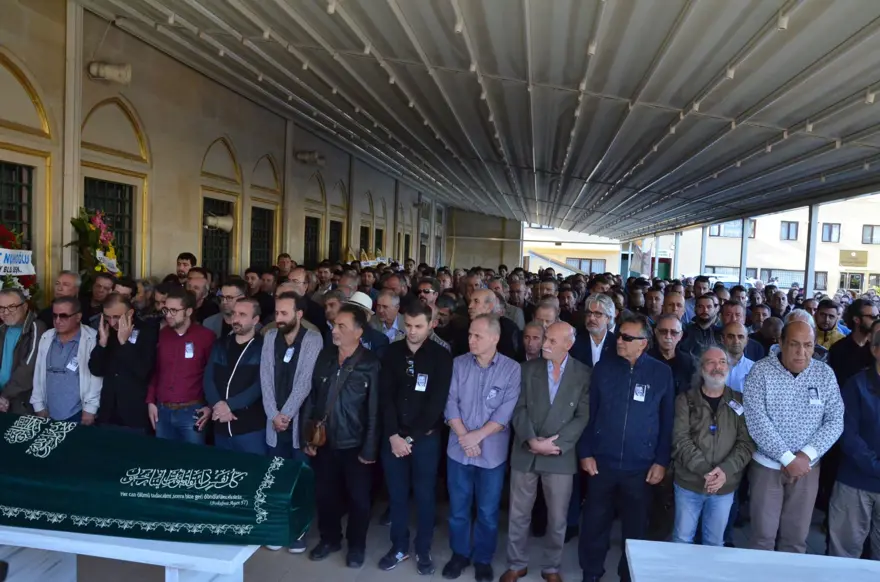 Ünlü oyuncu Yıldırım Öcek son yolculuğuna uğurlandı 5