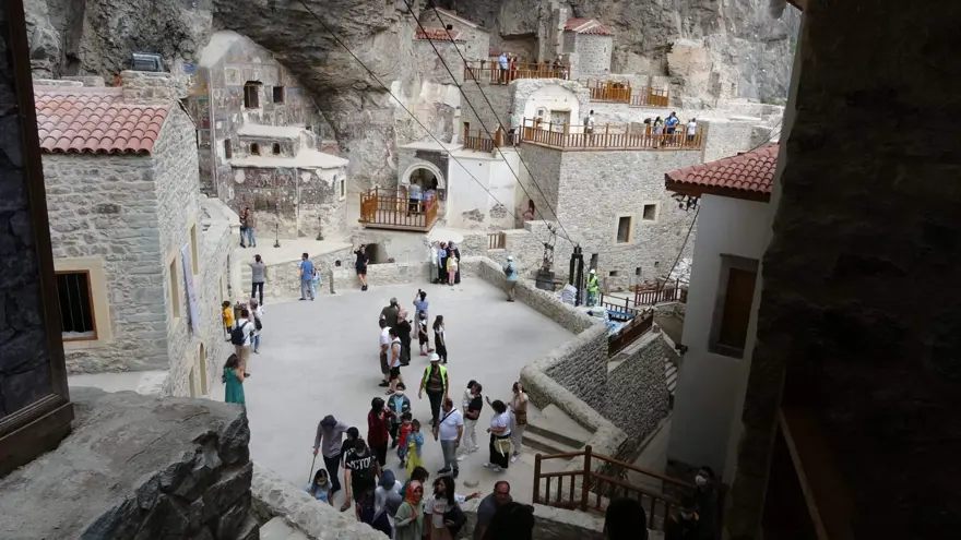 Sümela Manastırı'nı 3 haftada yaklaşık 30 bin kişi ziyaret etti 5