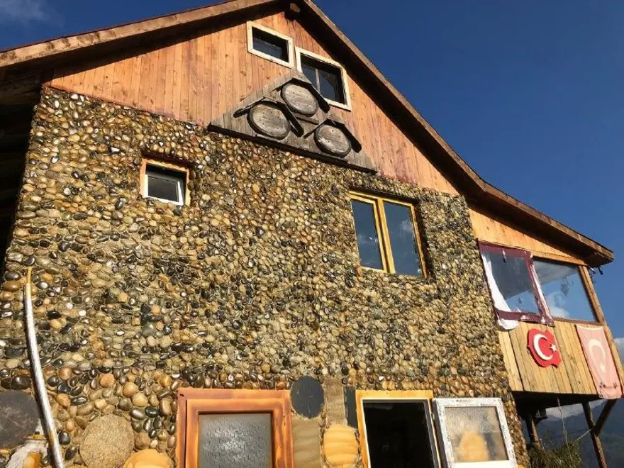 Evinin dış cephe mantolaması için 8 bin lira istenince mantolamayı kendi yöntemiyle yaptı 1