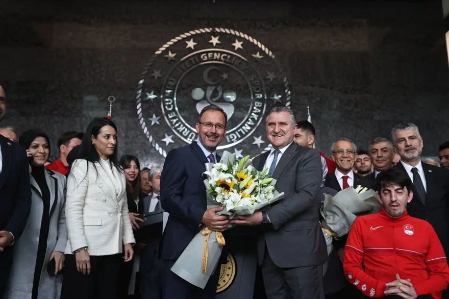 Bakanlıklarda devir teslim 15