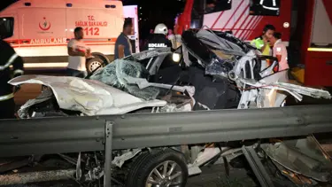 TEM’de makas atan otomobil TIR'a arkadan çarptı: 2 ağır yaralı