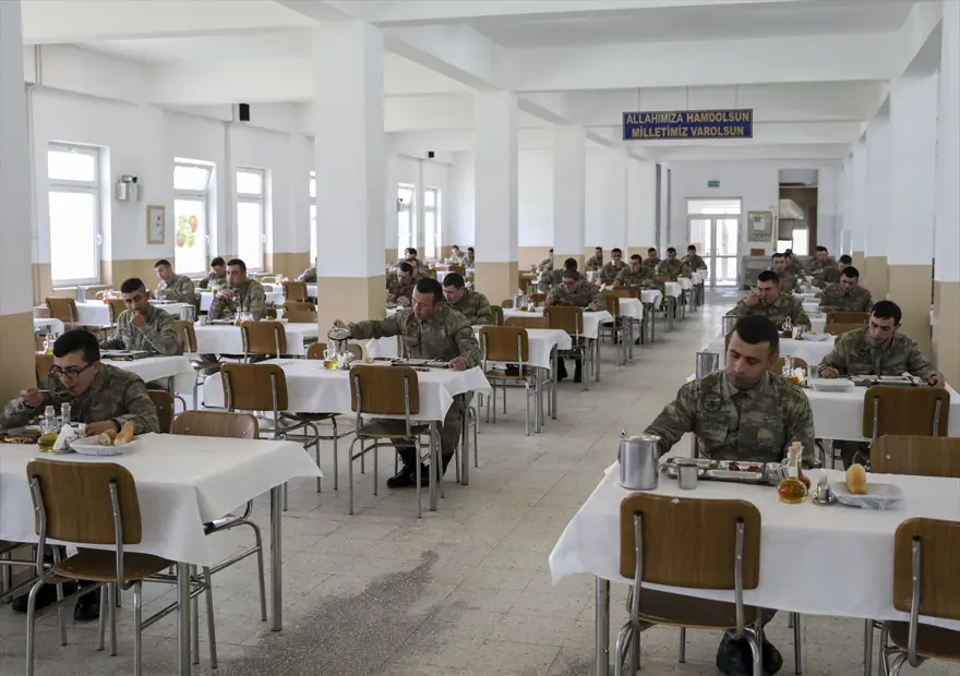 Askeri birliklerde corona virüs önlemleri uygulanıyor 8