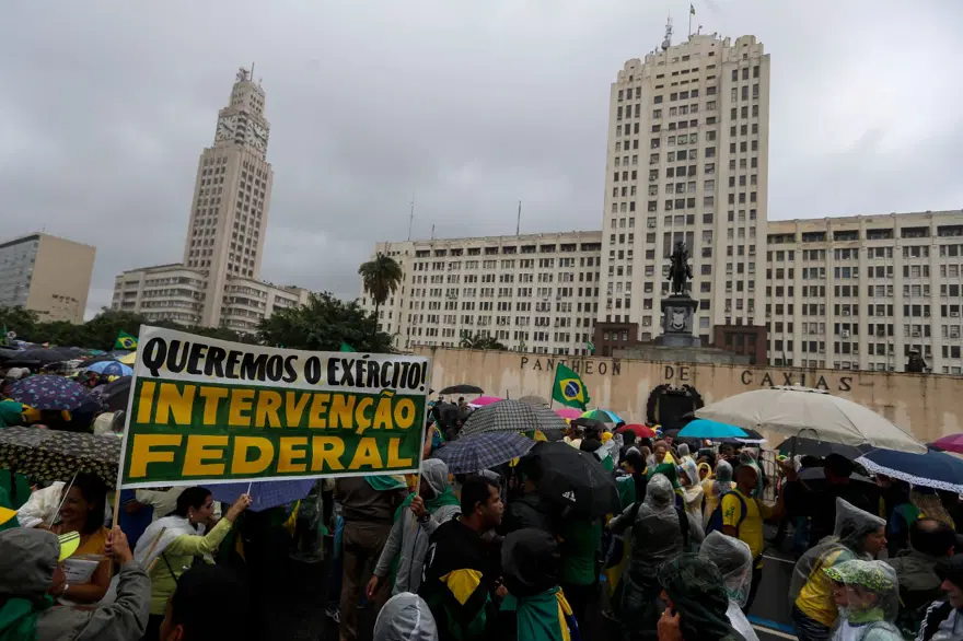 Brezilya'da Bolsonaro destekçilerinden orduya müdahale çağrısı 1