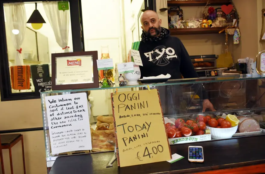 İtalya tarihinin en sessiz günlerini yaşıyor 17