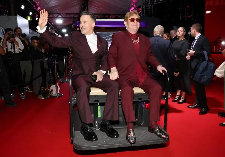 Kendi müzikalini bile izleyemedi! Elton John: Görme yetimi kaybettim 1
