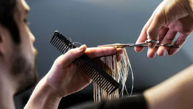 Berber, kuaför ve güzellik salonlarının iznine yeni düzenleme