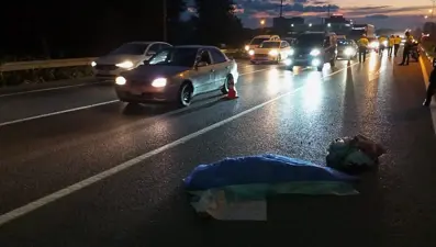 Samsun'da 2 otomobilin çarptığı kadın öldü