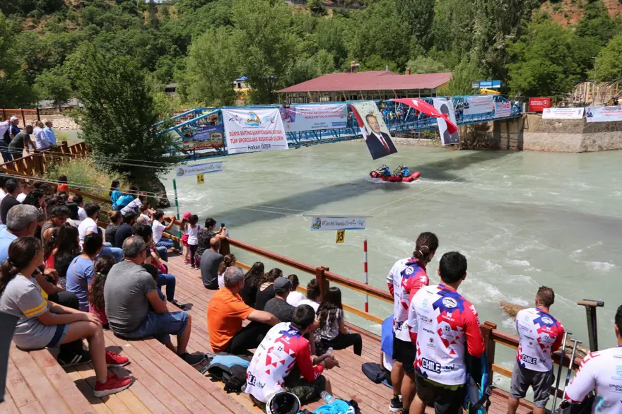 Munzur Çayı'nda rafting (Türkiye'de bir ilk) 15
