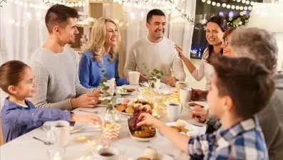 Evde yılbaşı sofrası kursam ne kadar harcarım? 4 kişilik bir ailenin yılbaşı maliyeti ne kadar, kaç TL?