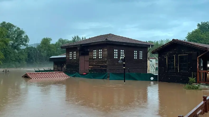 Batı Karadeniz'i yine sel vurdu 47