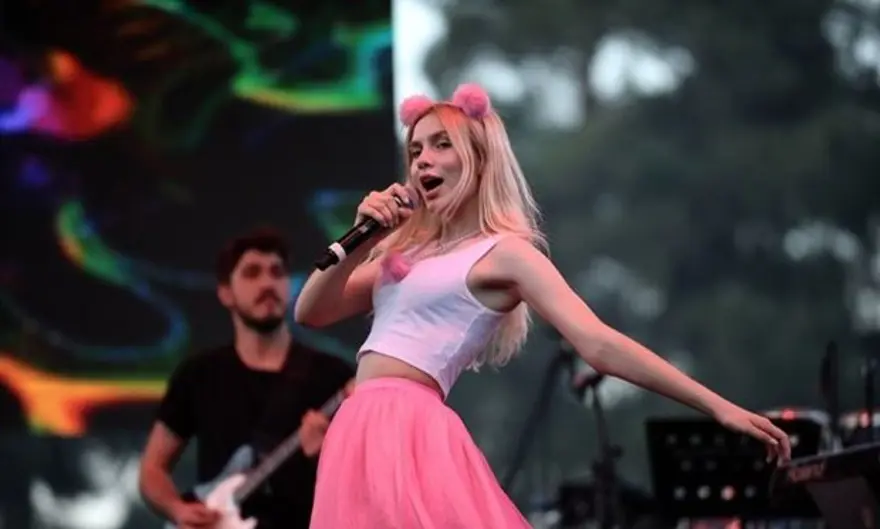 Aleyna Tilki: Yaşım gereği ergenim Aleyna Tilki: Yaşım gereği ergenim