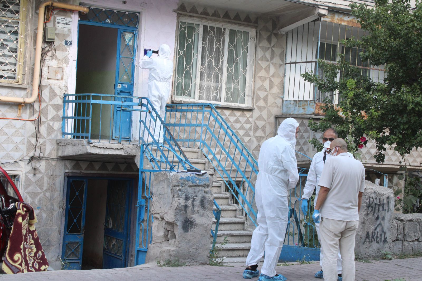 İki haftadır haber alınamayan kişi evinde ölü bulundu