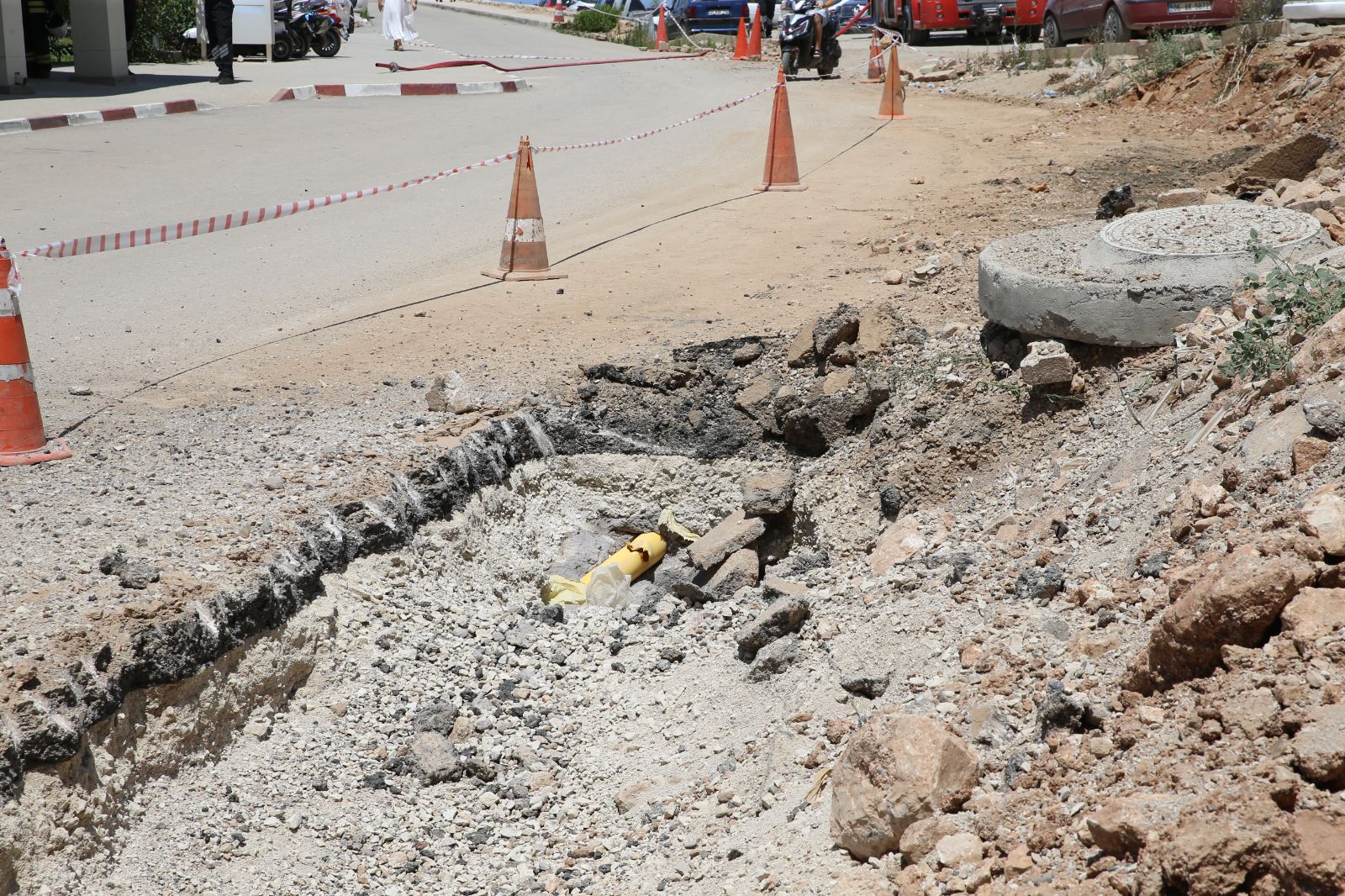 Doğalgaz borusu delindi, hastane boşaltıldı