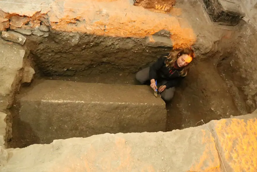 Antalya'daki tarihi kilisede lahit bulundu... Noel Baba'nın mezarı olabilir 2