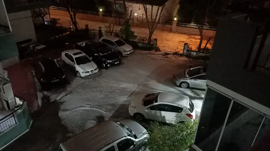 İzmir'de dolu etkili oldu 8