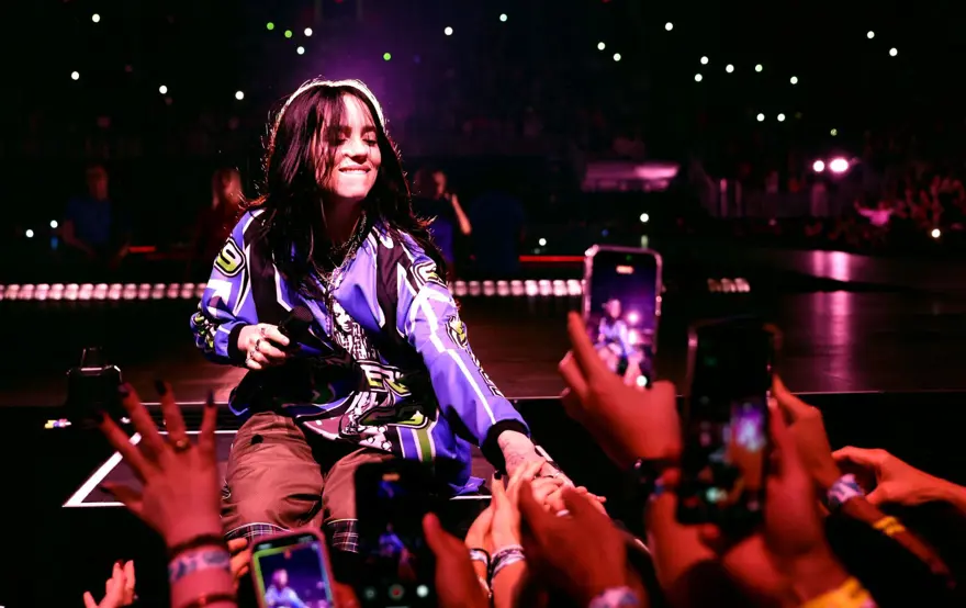 Billie Eilish'in zor anları: Miami konserinde büyük şok 1