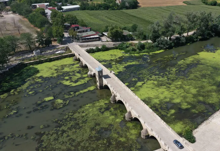 Tunca Nehri’nde debi düştü, çöpler ortaya çıktı 5 Tunca Nehri’nde debi düştü, çöpler ortaya çıktı 5