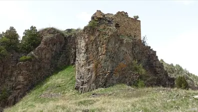 Kars'taki Kız Kalesi turizme kazandırılmayı bekliyor
