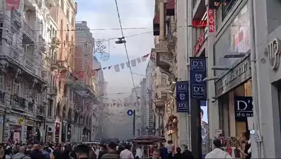 İstiklalCaddesi’nde mağazada yangın