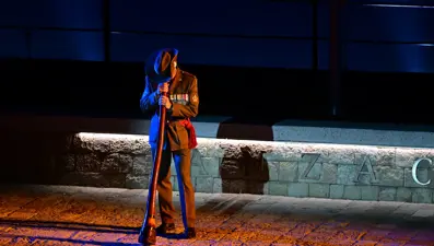 Anzak Koyu'nda "Şafak Ayini" yapıldı