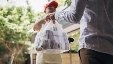 Yemek uygulamasının açığını buldu, iki yıl boyunca bedava yedi
