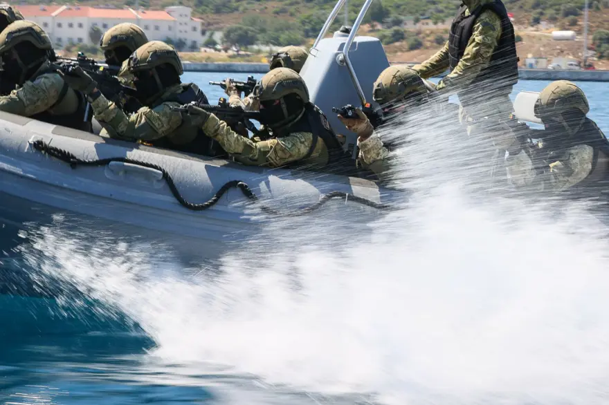 Amfibi Hücum Timleri'nden gövde gösterisi 4