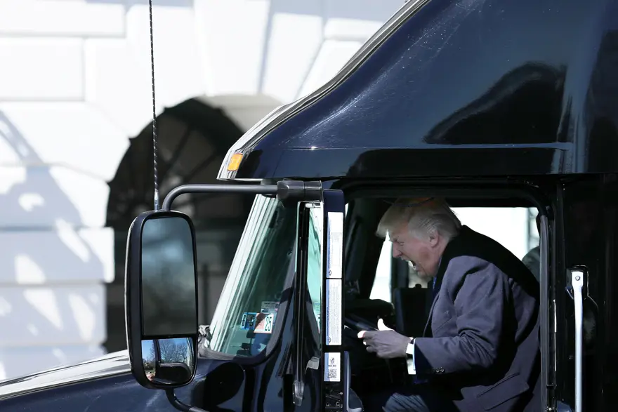 Trump TIR şoförü oldu 2