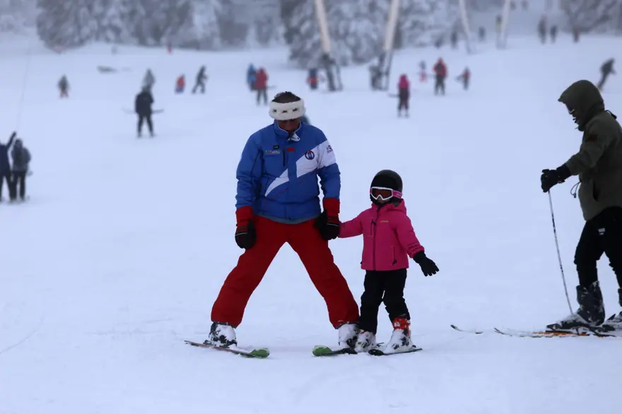 Uludağ'da pistler doldu taştı 11