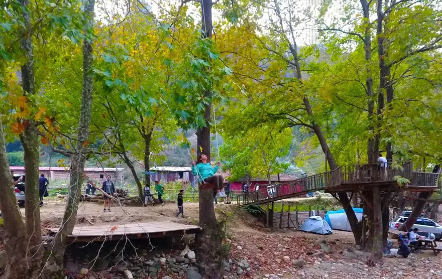 HES kodu ile girdikleri kampta doğanın tadını çıkardılar 13 HES kodu ile girdikleri kampta doğanın tadını çıkardılar 13
