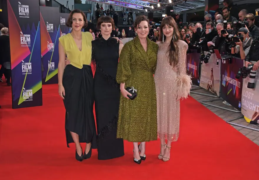 Ünlü yıldızlar The Lost Daughter galasında buluştu 6