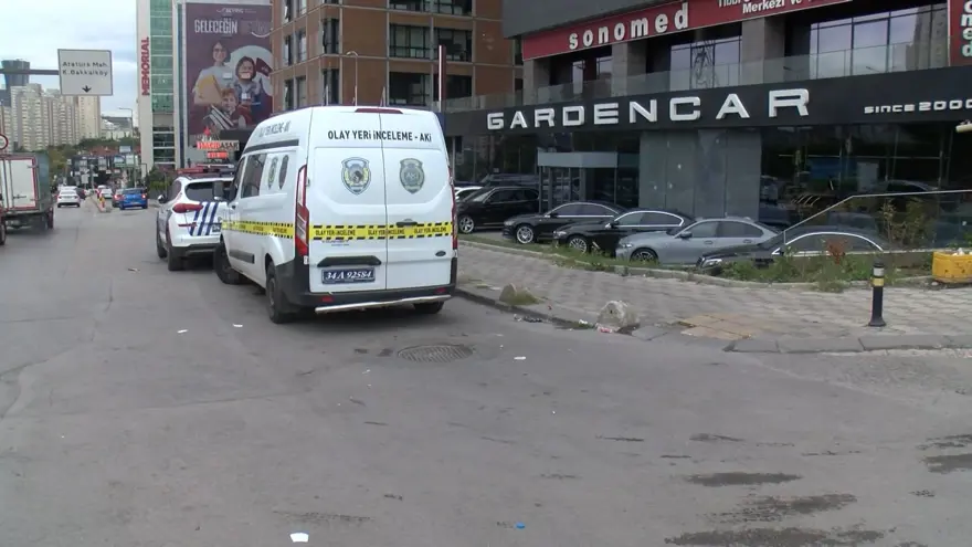 Oto galeriye uzun namlulu silahlarla saldırı 7