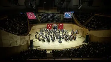 Cumhurbaşkanlığı Senfoni Orkestrası, Büyük Önder Atatürk anısına özel konser verdi