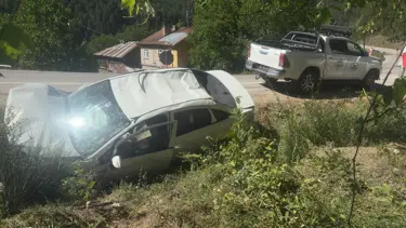 Kastamonu'da virajı alamayan otomobil şarampole uçtu