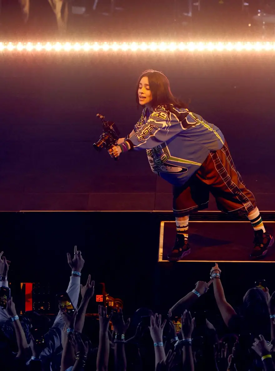 Billie Eilish'in zor anları: Miami konserinde büyük şok 4