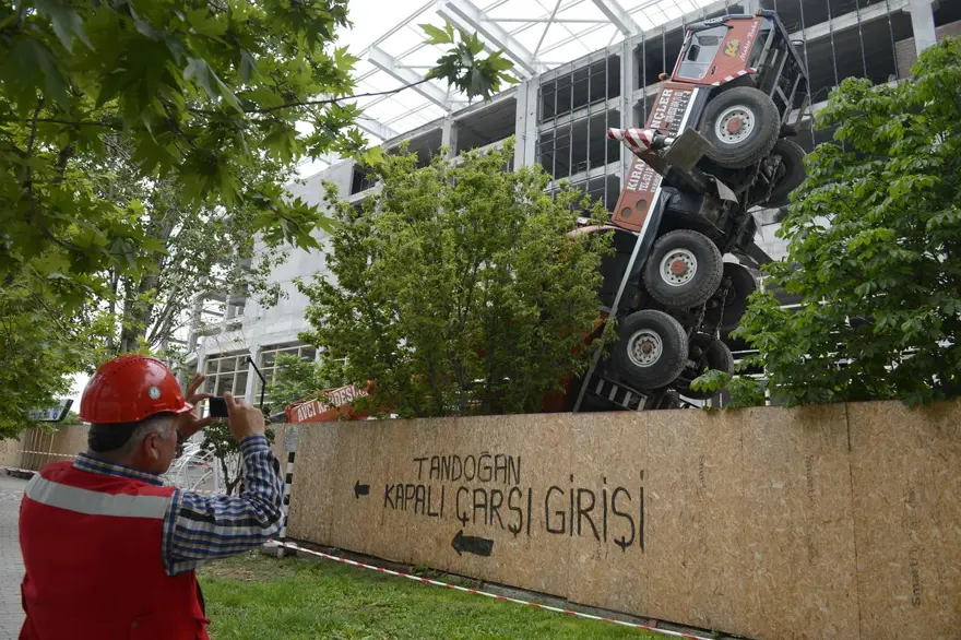 YHT Garaj inşaatında kaza 20