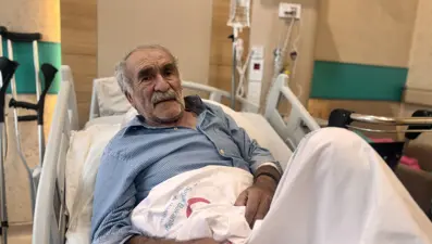 "Benzin mi, değil mi?" diye ateş yaktı: 70 yaşındaki adamın bacağı kesilmekten kurtarıldı