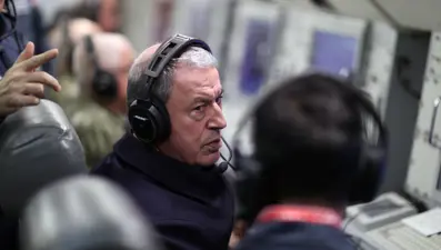 Bakan Akar'dan Yunanistan'a tepki: Yanlış hesap Ankara'dan döner