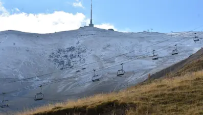 Palandöken'in zirvesi karla kaplandı