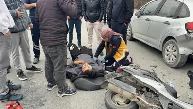 Motosiklet üzerinde tartışma kazayla bitti: İki yaralı