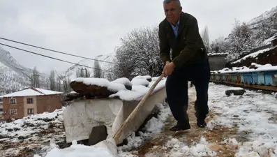 Yoğun kış mesaisi sürüyor: Kar nöbetine başladılar