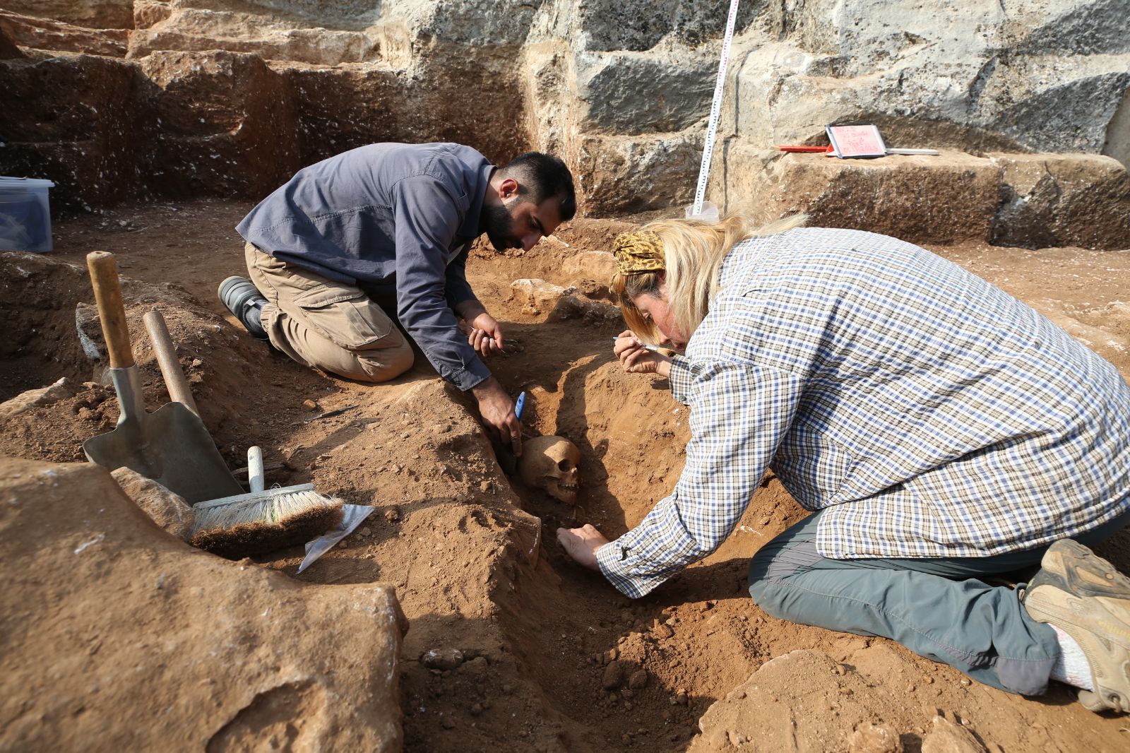 Diyarbakır'da arkeolojik kazıda 54 çocuğa ait mezarlık bulundu