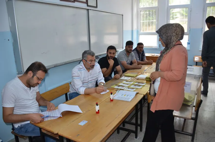 Deprem bölgesinde seçimin ikinci turu 29