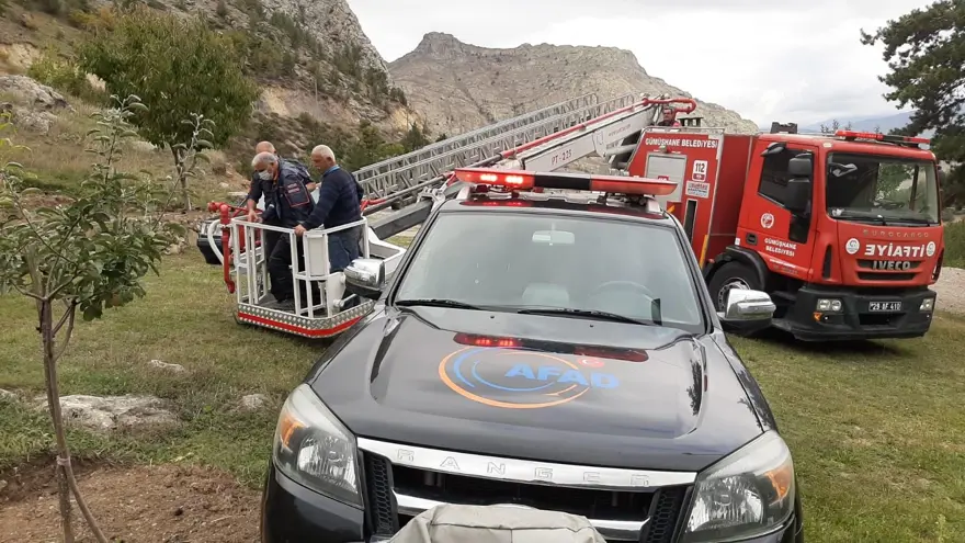 Tamir etmek için çıktığı çatıda mahsur kaldı 3