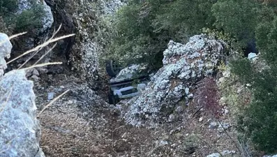 Mersin'de otomobil uçuruma yuvarlandı: 1 ölü
