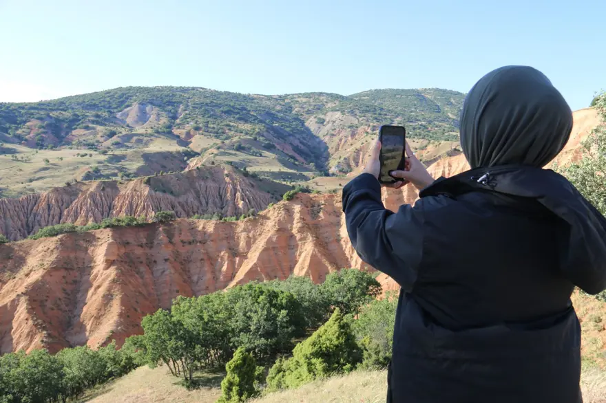 ''Şeytan Şehri'' adıyla da biliniyor: Sivas'taki doğa harikasına ilgi büyük 1