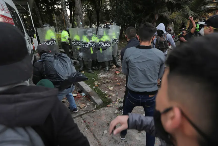 Kolombiya'da polis şiddeti protestoları: 10 ölü 9