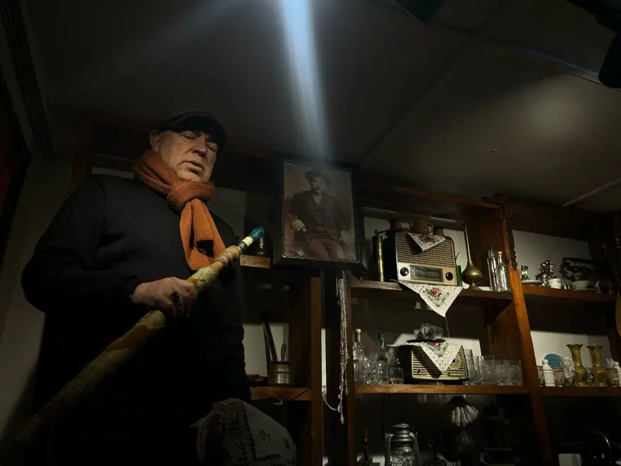 Dedelerinin hayatlarını Rum evinde yaşatıyor: Geçmişin izlerini günümüze taşıyor 3