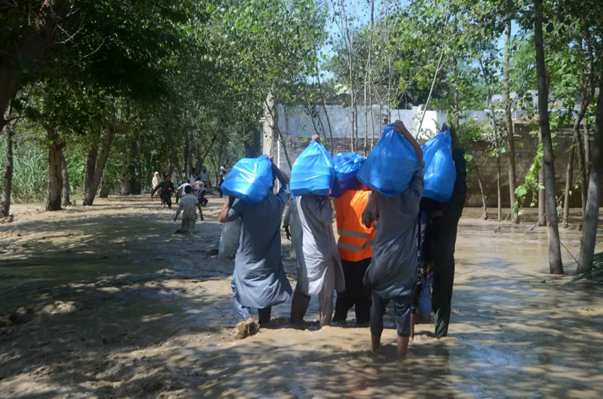 Pakistan'da sel felaketi: Can kaybı bini aştı 16