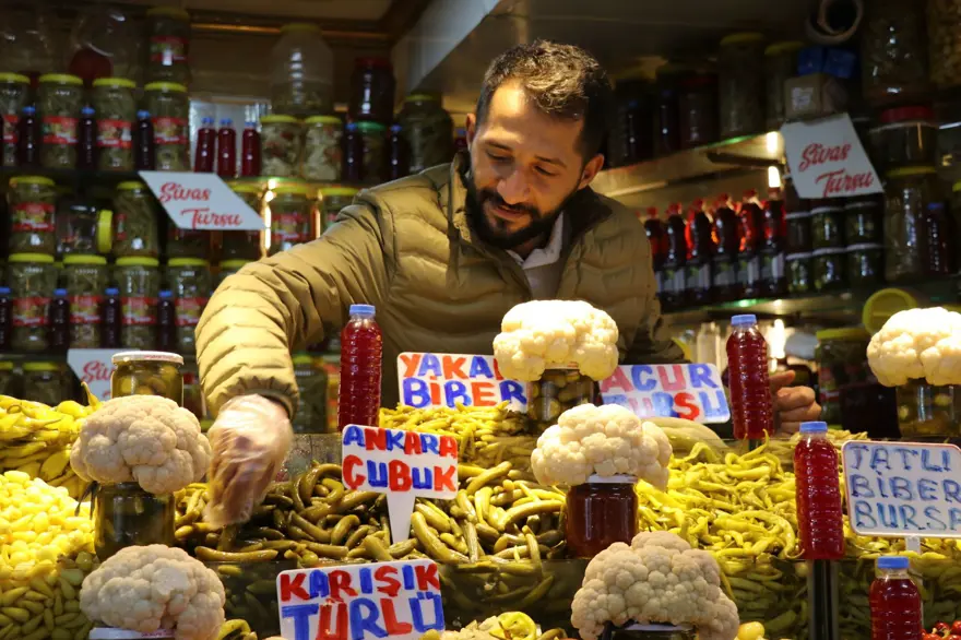 Sofraların vazgeçilmezi: Tezgahları renklendirmeye başladı 3
